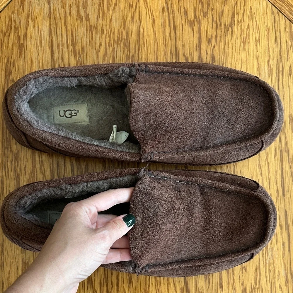 *UGG* Men's Chocolate Suede Slip-Ons Size 12